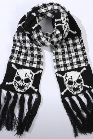 Cute Everyday Outfits, Outfit Inspo Casual Grunge Skull Knitted Scarf