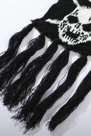 Cute Everyday Outfits, Outfit Inspo Casual Grunge Skull Knitted Scarf