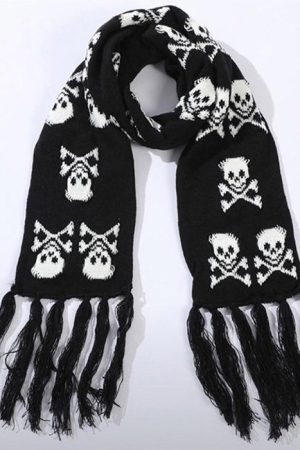 Cute Everyday Outfits, Outfit Inspo Casual Grunge Skull Knitted Scarf