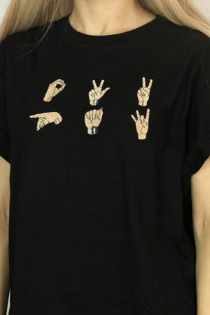 Cute Everyday Outfits, Outfit Inspo Casual Hands Embroidered T-Shirt