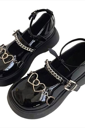 Cute Everyday Outfits, Outfit Inspo Casual Heart Chain Chunky Sandals