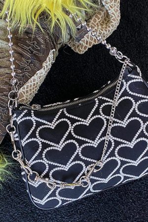 Cute Everyday Outfits, Outfit Inspo Casual Heart Print Chain Bag