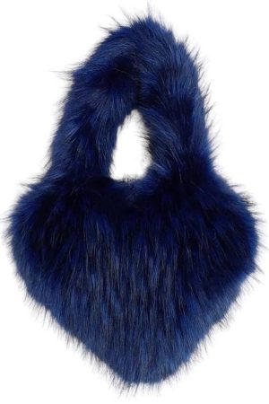 Cute Everyday Outfits, Outfit Inspo Casual Heart Shape Fuzzy Handbag