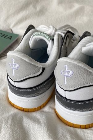 Cute Everyday Outfits, Outfit Inspo Casual Hieroglyph Embroidery Aesthetic Sneakers