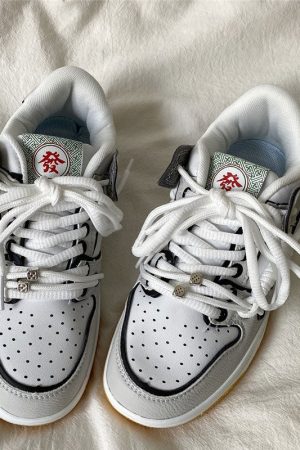 Cute Everyday Outfits, Outfit Inspo Casual Hieroglyph Embroidery Aesthetic Sneakers