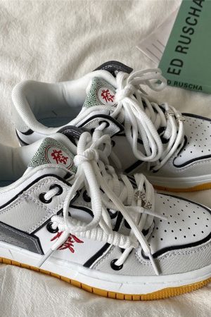 Cute Everyday Outfits, Outfit Inspo Casual Hieroglyph Embroidery Aesthetic Sneakers