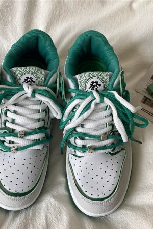 Cute Everyday Outfits, Outfit Inspo Casual Hieroglyph Embroidery Aesthetic Sneakers