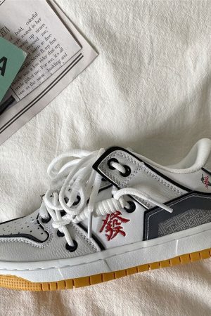 Cute Everyday Outfits, Outfit Inspo Casual Hieroglyph Embroidery Aesthetic Sneakers