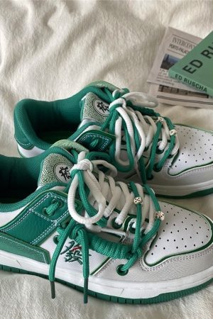 Cute Everyday Outfits, Outfit Inspo Casual Hieroglyph Embroidery Aesthetic Sneakers