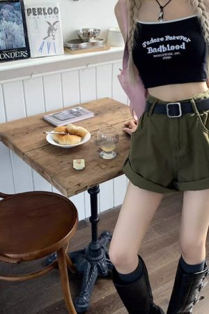 Cute Everyday Outfits, Outfit Inspo Casual High-Waisted Khaki Shorts