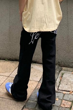 Cute Everyday Outfits, Outfit Inspo Casual Indie Aesthetic Flower Embroidery Jeans