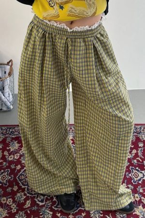 Cute Everyday Outfits, Outfit Inspo Casual Indie Aesthetic Green Plaid Pants