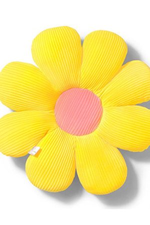 Cute Everyday Outfits, Outfit Inspo Casual Lazy Flower Pillow