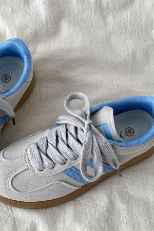 Cute Everyday Outfits, Outfit Inspo Casual Light Grey & Blue Stripe Sneakers