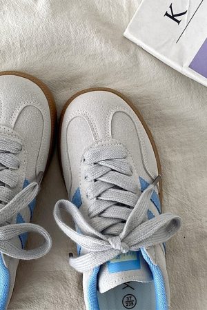 Cute Everyday Outfits, Outfit Inspo Casual Light Grey & Blue Stripe Sneakers