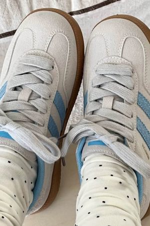 Cute Everyday Outfits, Outfit Inspo Casual Light Grey & Blue Stripe Sneakers