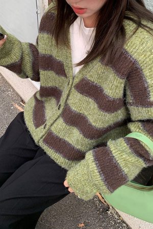 Cute Everyday Outfits, Outfit Inspo Casual Local Coffee Shop Striped Cardigan