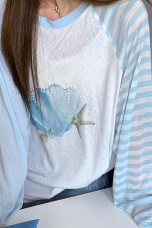 Cute Everyday Outfits, Outfit Inspo Casual Mermaidcore Graphic Long Sleeve Top