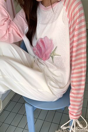 Cute Everyday Outfits, Outfit Inspo Casual Mermaidcore Graphic Long Sleeve Top