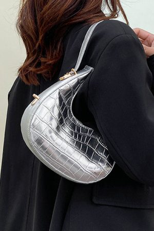 Cute Everyday Outfits, Outfit Inspo Casual Metallic Aesthetic Hobo Bag