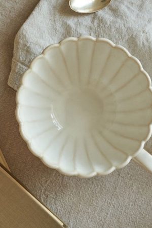 Cute Everyday Outfits, Outfit Inspo Casual Minimalist Aesthetic Ceramic Cup