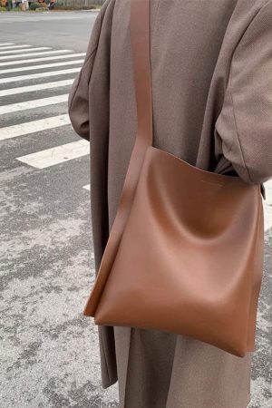 Cute Everyday Outfits, Outfit Inspo Casual Minimalist Aesthetic Tote Handbag