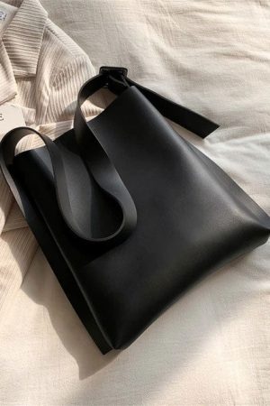 Cute Everyday Outfits, Outfit Inspo Casual Minimalist Aesthetic Tote Handbag