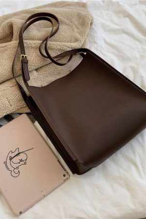 Cute Everyday Outfits, Outfit Inspo Casual Minimalist Soft Leather Tote Bag