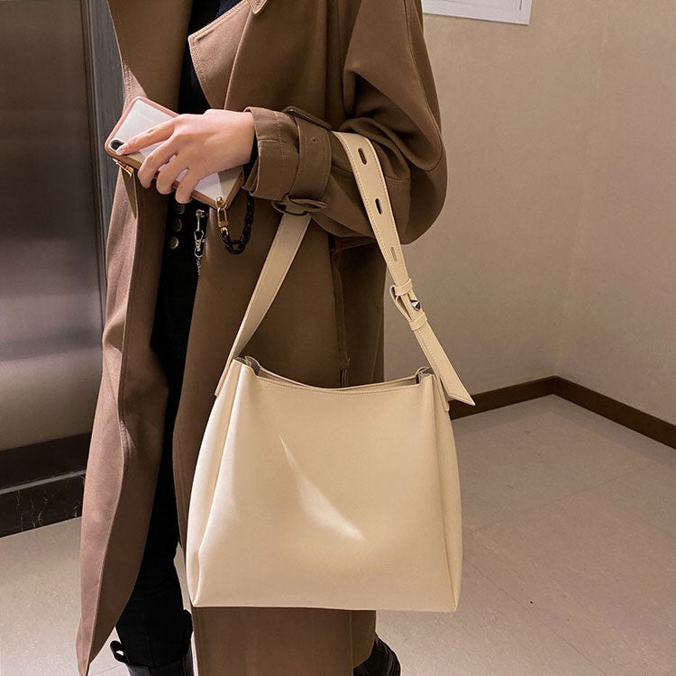 Cute Everyday Outfits, Outfit Inspo Casual Minimalist Vegan Leather Tote Bag Cute Everyday Outfits, Outfit Inspo Casual Minimalist Vegan Leather Tote Bag