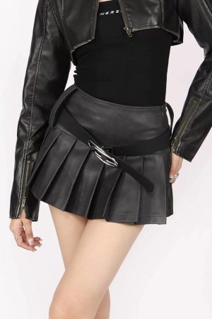 Cute Everyday Outfits, Outfit Inspo Casual Model Behavior Leather Skirt