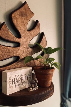 Cute Everyday Outfits, Outfit Inspo Casual Monstera Leaf Wooden Shelf