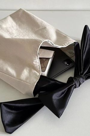 Cute Everyday Outfits, Outfit Inspo Casual Morning in Paris Bow-Tie Mini Bag