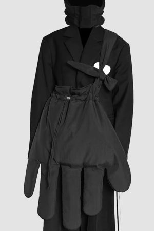 Cute Everyday Outfits, Outfit Inspo Casual Oversized Hand-Shaped Shoulder Bag