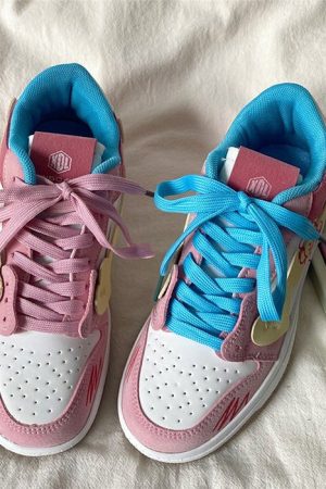 Cute Everyday Outfits, Outfit Inspo Casual Pastel Aesthetic Flower Sneakers