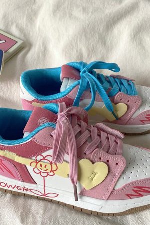 Cute Everyday Outfits, Outfit Inspo Casual Pastel Aesthetic Flower Sneakers
