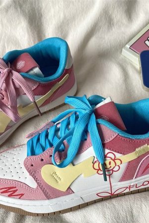 Cute Everyday Outfits, Outfit Inspo Casual Pastel Aesthetic Flower Sneakers