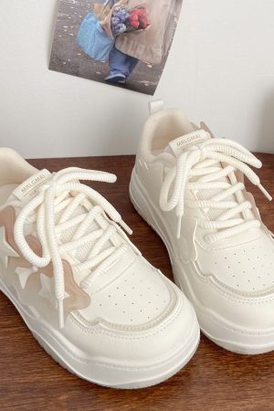 Cute Everyday Outfits, Outfit Inspo Casual Pastel Aesthetic Star Sneakers