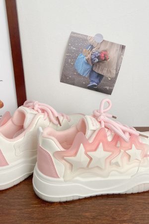 Cute Everyday Outfits, Outfit Inspo Casual Pastel Aesthetic Star Sneakers