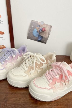 Cute Everyday Outfits, Outfit Inspo Casual Pastel Aesthetic Star Sneakers