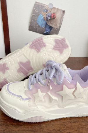 Cute Everyday Outfits, Outfit Inspo Casual Pastel Aesthetic Star Sneakers