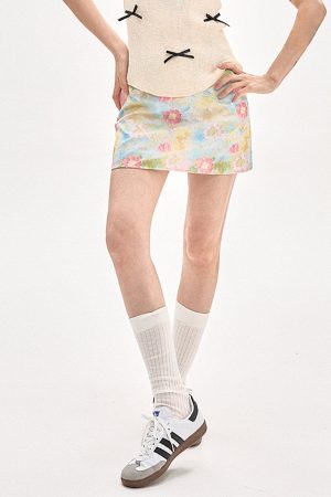 Cute Everyday Outfits, Outfit Inspo Casual Pastel Brushstroke Floral Mini Skirt