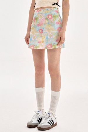 Cute Everyday Outfits, Outfit Inspo Casual Pastel Brushstroke Floral Mini Skirt