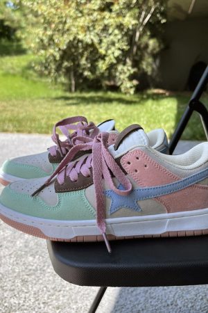 Cute Everyday Outfits, Outfit Inspo Casual Pastel Color Block Star Sneakers
