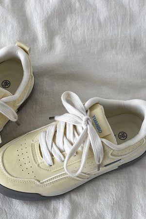 Cute Everyday Outfits, Outfit Inspo Casual Pastel Yellow Aesthetic Sneakers