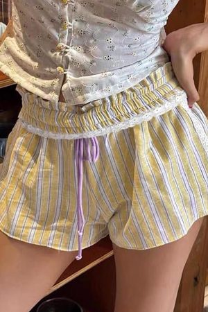 Cute Everyday Outfits, Outfit Inspo Casual Pastel Yellow & Pink Pinstripe Shorts