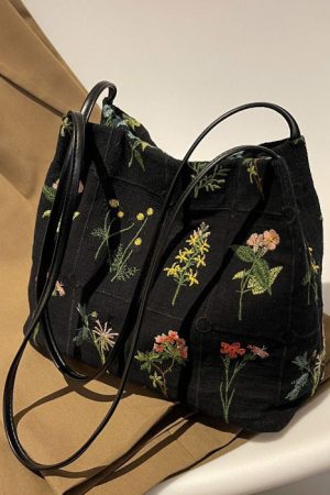 Cute Everyday Outfits, Outfit Inspo Casual Plant Mom Aesthetic Flower Embroidery Bag