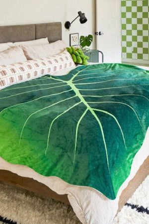 Cute Everyday Outfits, Outfit Inspo Casual Plant Mom Aesthetic Leaf Blanket