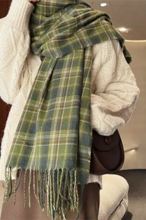 Cute Everyday Outfits, Outfit Inspo Casual Preppy Aesthetic Plaid Scarf