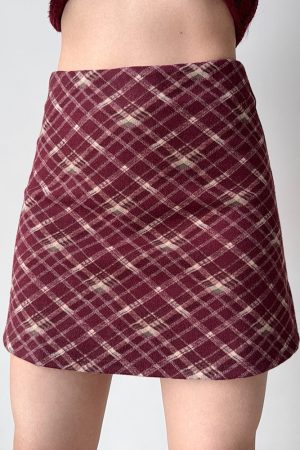 Cute Everyday Outfits, Outfit Inspo Casual Preppy Burgundy Plaid Mini Skirt