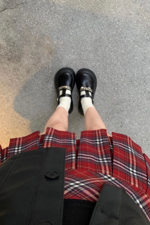 Cute Everyday Outfits, Outfit Inspo Casual Red Plaid Grunge Pleated Skirt